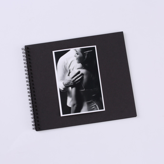 Альбом на пружині 20х23 см 20 сторінок Чорний