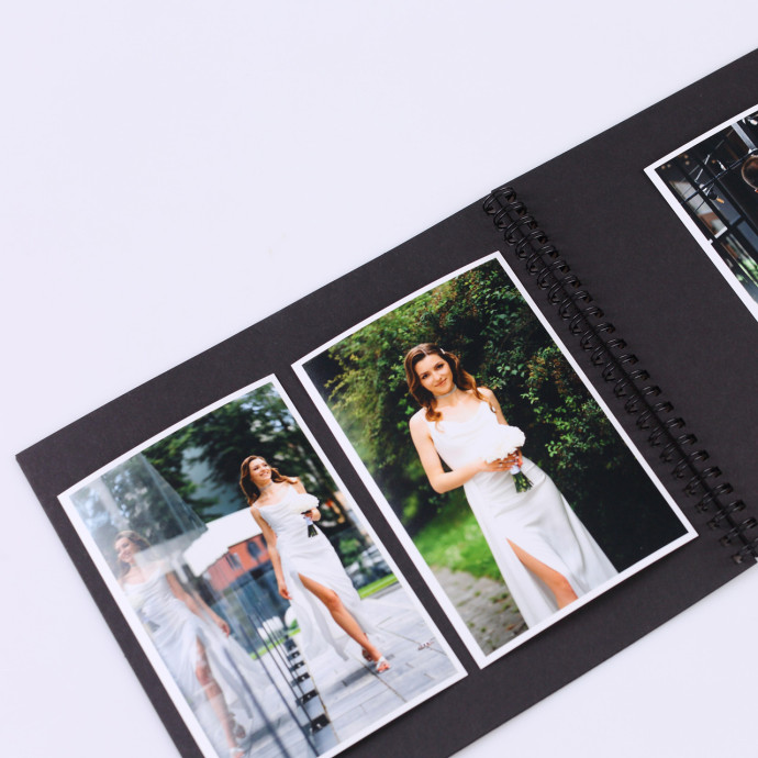 Альбом на пружині 20×23 см, 20 сторінок, Чорний
