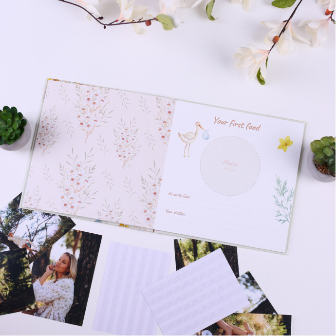 Дитяча метрика та дитячий альбом Little Universe