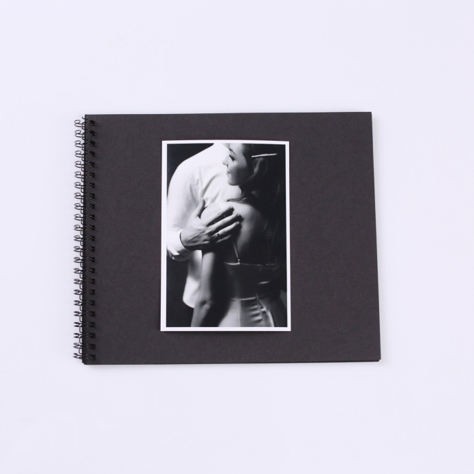 Альбом на пружині 23×25 см, 50 сторінок, Чорний