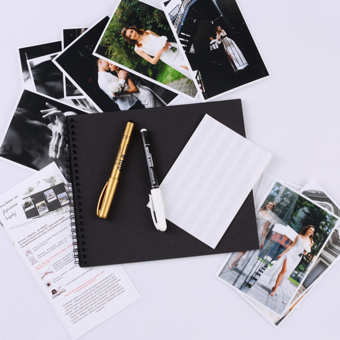 Альбом на пружині 20×23 см, 20 сторінок + 2 маркери, Чорний