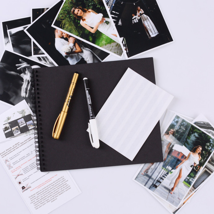 Альбом на пружині 20×23 см, 20 сторінок + 2 маркери, Чорний