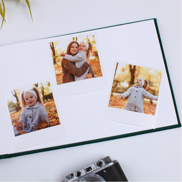 Фотоальбом із велюровою обкладинкою та гравіруванням зелений