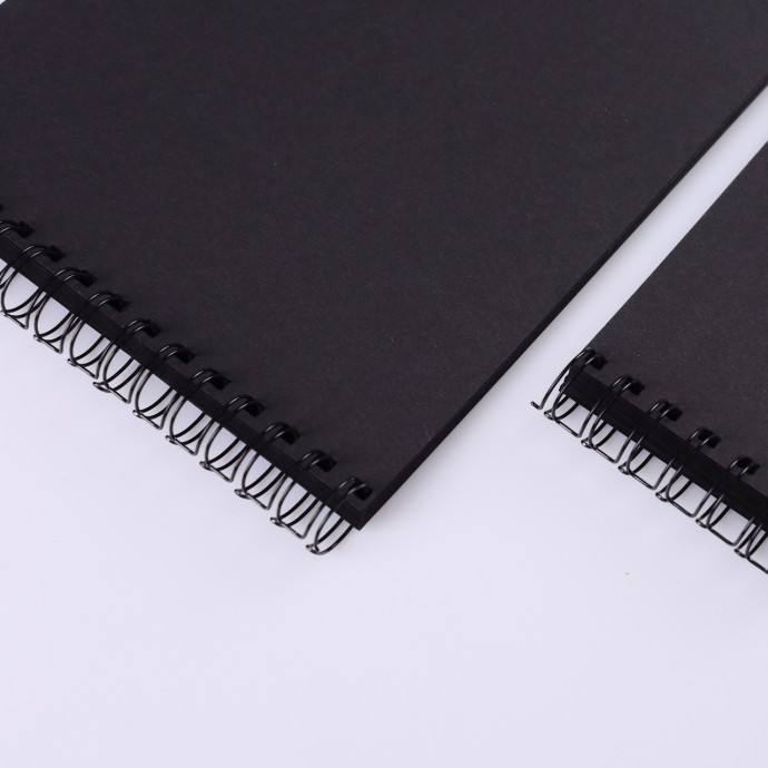 Альбом на пружині 20х23 см 40 сторінок Чорний