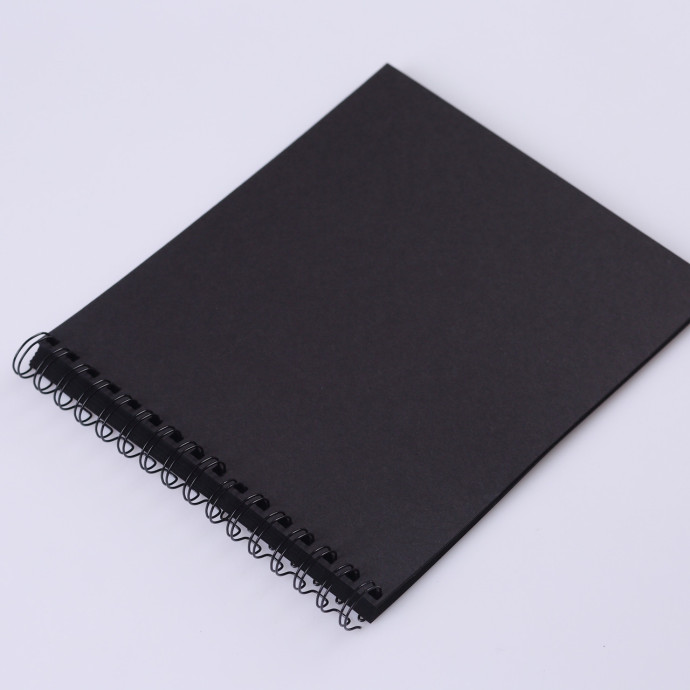 Альбом на пружині 20х23 см 40 сторінок Чорний