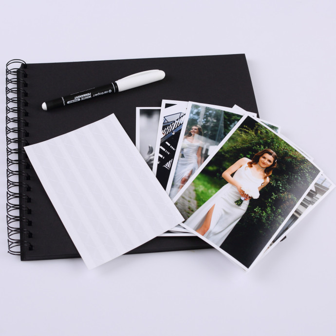 Альбом на пружині 23×25 см, 50 сторінок + 2 маркери, Чорний