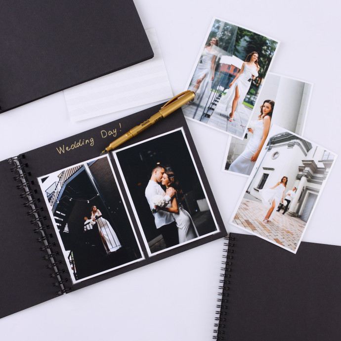 Альбом на пружині 23×25 см, 50 сторінок + 2 маркери, Чорний