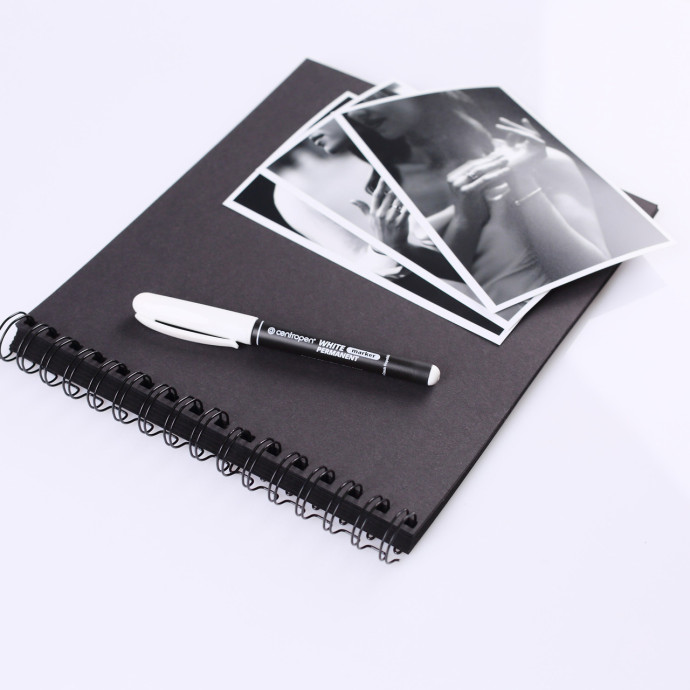 Альбом на пружині 20х23 см 40 сторінок  + 2 маркери  Чорний