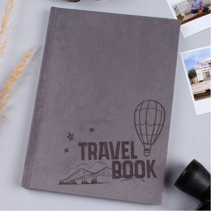 Фотоальбом із велюровою обкладинкою та гравіруванням