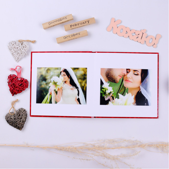 Альбом для фото з білими сторінками