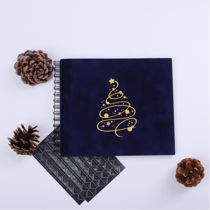 Преміум фотоальбом у синьому оксамиті з золотою ялинкою, 23×20 см, 20 сторінок