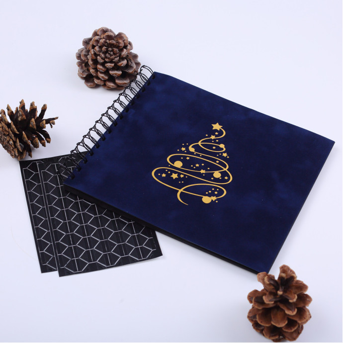 Преміум фотоальбом у синьому оксамиті з золотою ялинкою