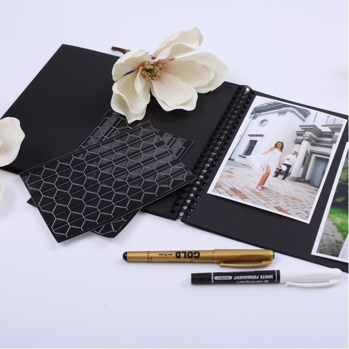 Преміум фотоальбом у синьому оксамиті з золотою ялинкою